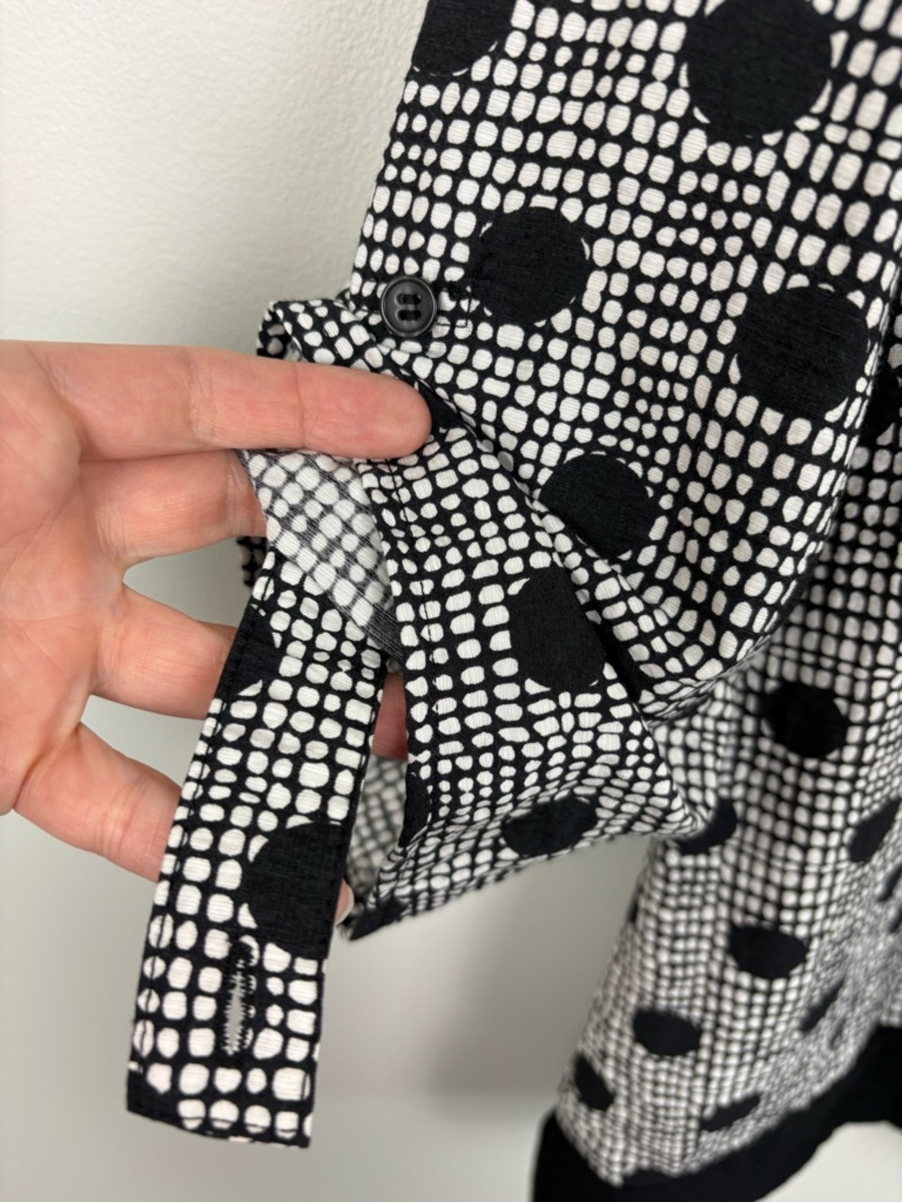 Chico's Black & White Polka Dot Knit Tunic Size Large Flowy Lightweight Beachy - Picture 3 of 8